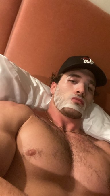 self care saturday 💆&zwj;♂️ https://t.co/memhQaWzcQ