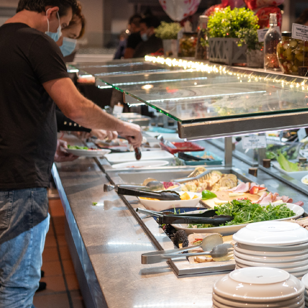 theknifeus's tweet photo. Nada como disfrutar del fin de semana con una buena comida, y en un lugar que te brinde la mejor atención.

#theknifeexperience #parrillaargentina #argentiniangrill #amantesdelacarne #meatlovers #allinclusive #grilledmeat #amantesdelacarne #shortribs #steaklovers  #steakhouse https://t.co/FcoHhYNNyg