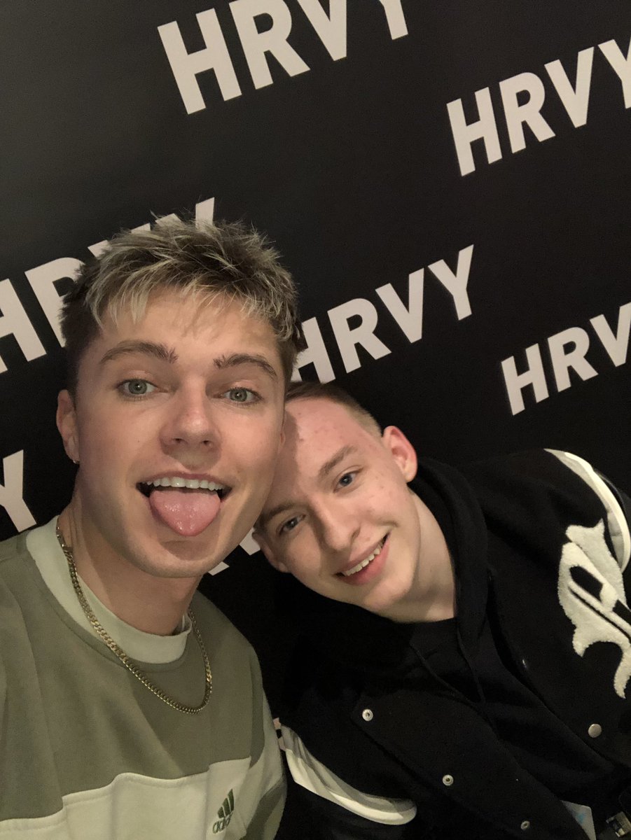 posititions's tweet photo. love u so much <3 @HRVY https://t.co/vS0tfCxkNy