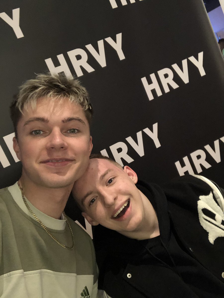 posititions's tweet photo. love u so much <3 @HRVY https://t.co/vS0tfCxkNy