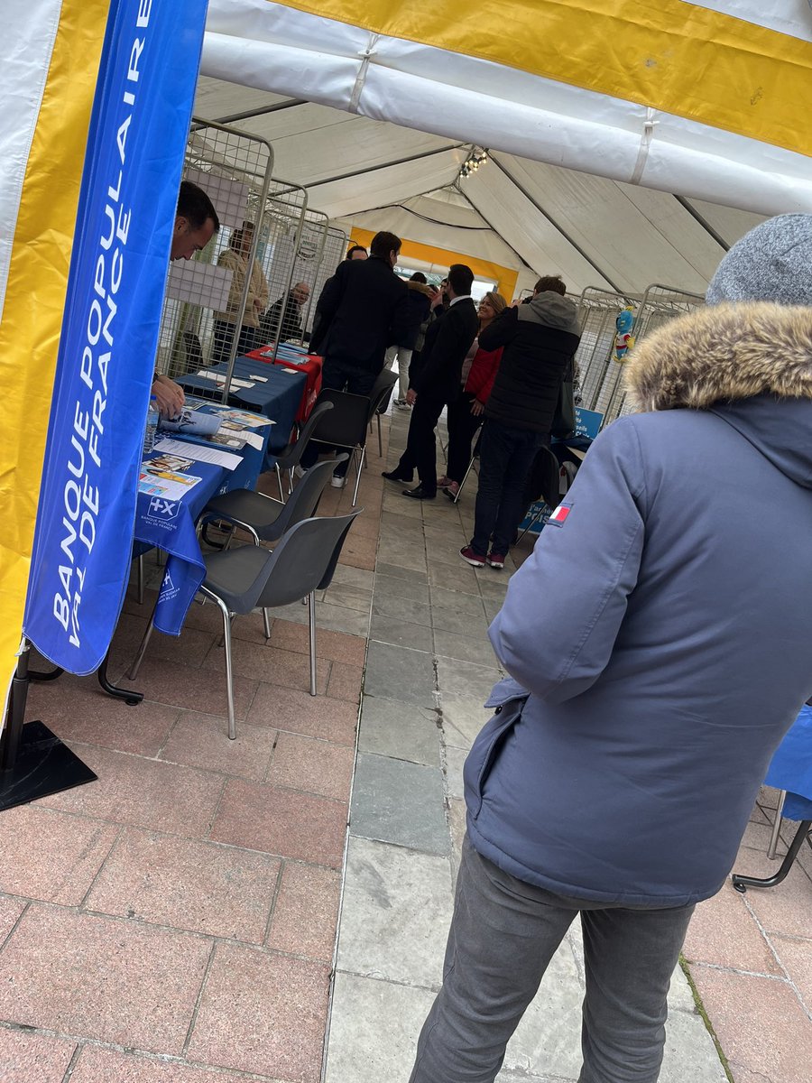Une journée sous les couleurs du sport avec <a href="/LalucarneOff/">La Lucarne Officielle</a> place de la République. Fier d’avoir représenté ma <a href="/villepoissy/">Ville de Poissy</a> pour <a href="/SNCF/">❌</a> : un grand merci à <a href="/SamiraTafat/">TAFAT Samira</a> <a href="/assetouaparicio/">Assetou APARICIO</a> et à tous les collègues présents. <a href="/Actu_Transilien/">Transilien SNCF Voyageurs</a> <a href="/GrisoglioA/">Grisoglio Agnès</a> <a href="/SCharles_SNCF/">Sylvie Charles</a> <a href="/Sylvain_Jonnet/">Sylvain Jonnet</a>