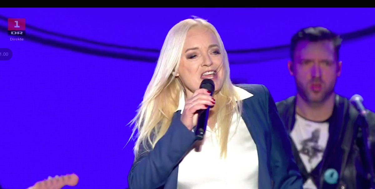 Sådan nogle støtteshows er simpelthen så brækfremkaldende. Hvis du gerne vil donere penge, så gør det, du behøver ikke også Anne Linnet med vind i håret. #dkmedier