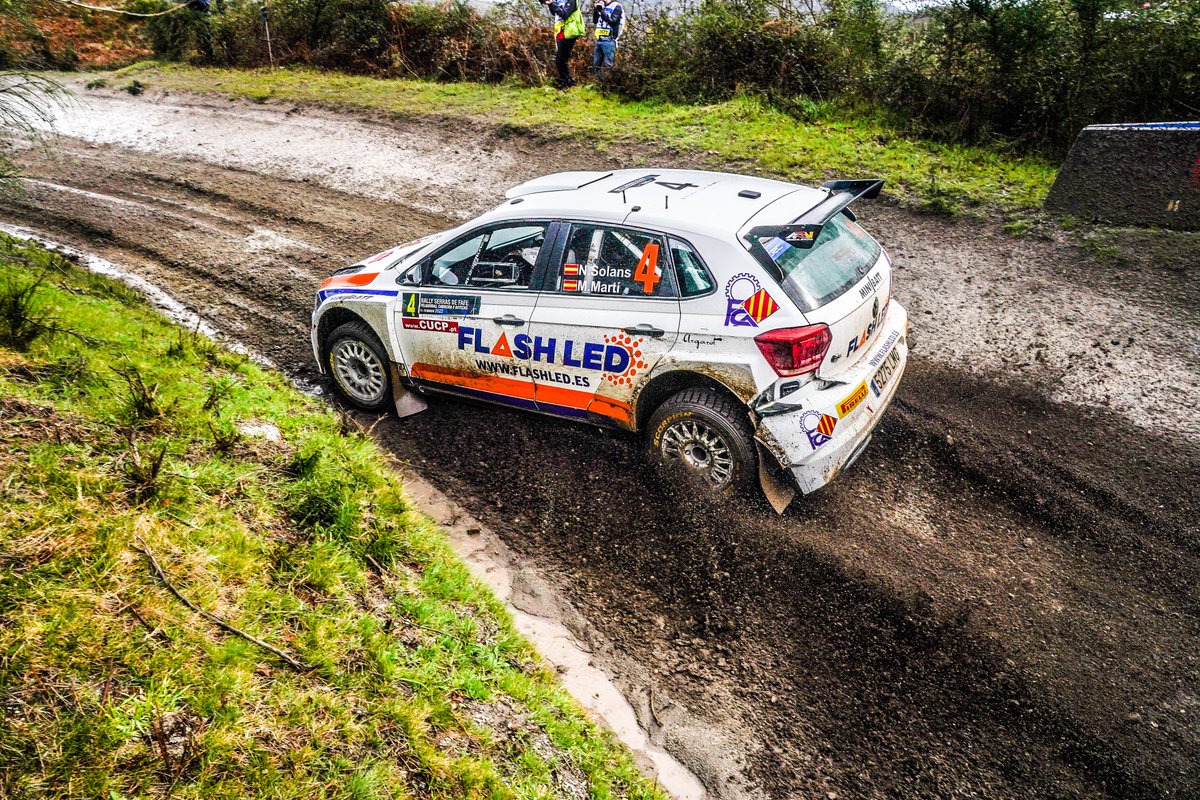fernischumi's tweet photo. Espectacular final de día! Nil Solans vuelve a hacer otro scratch y Pardo, como buen gallego en estos tramos de noche y con niebla se siente en su salsa, ha sido el 2º más rápido y se pone cuarto de la general #ERC 

Se abre la brecha para Nil con Linnamae (+1:44.4)! https://t.co/gUUdJLXs5y
