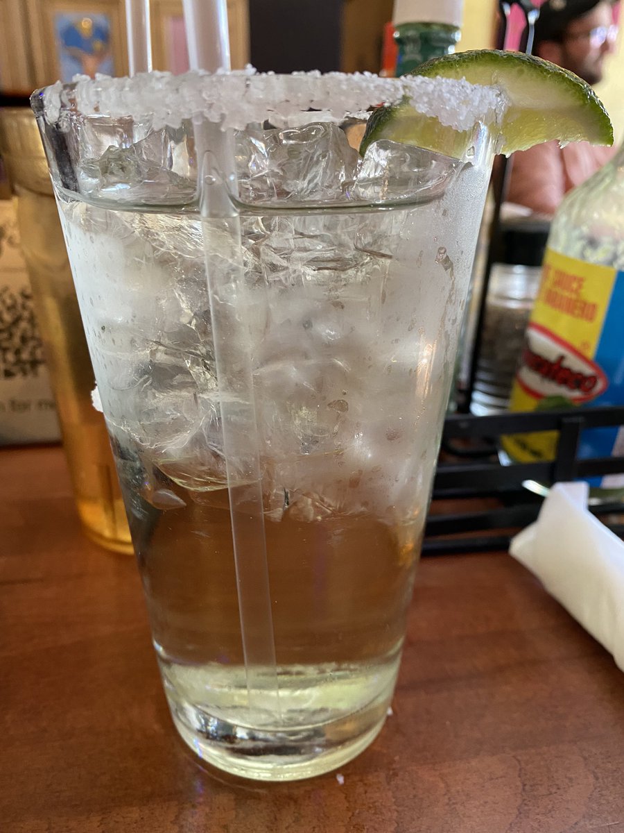 McTidbit's tweet photo. Dang RosePepper Cantina margaritas. #imalightweight #cantevendrinkitall #gottadrive https://t.co/mksF8Ruv1U
