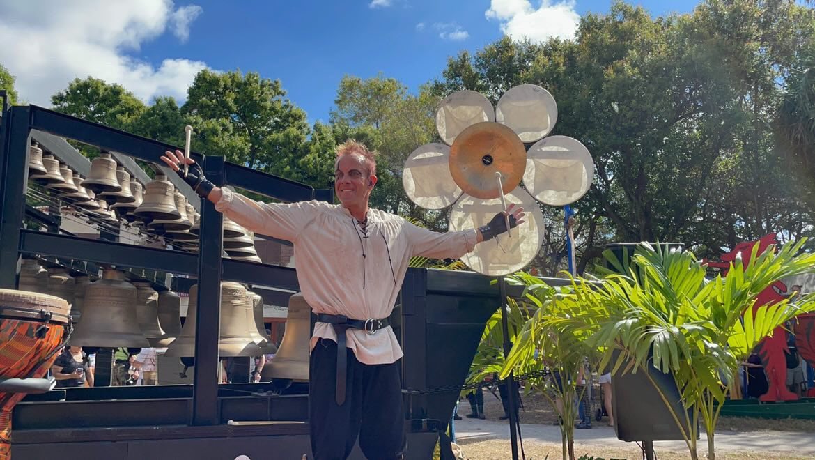 It's a Celtic Celebration this weekend at The Florida Renaissance Festival ☘️

Join me at the Front Gate Stage at 10am, 12.30pm, &amp; 5.30pm for the Cast in Bronze show 🎶
Along with special chiming on the hour 🔔

📸 Lisa Dawn Bernstein 

#floridarenaissancefestival