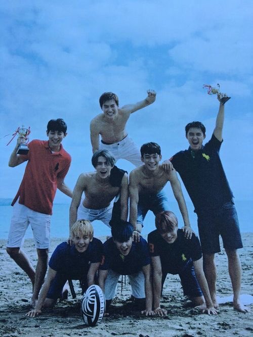 bratzhun's tweet image. i want them to recreate this