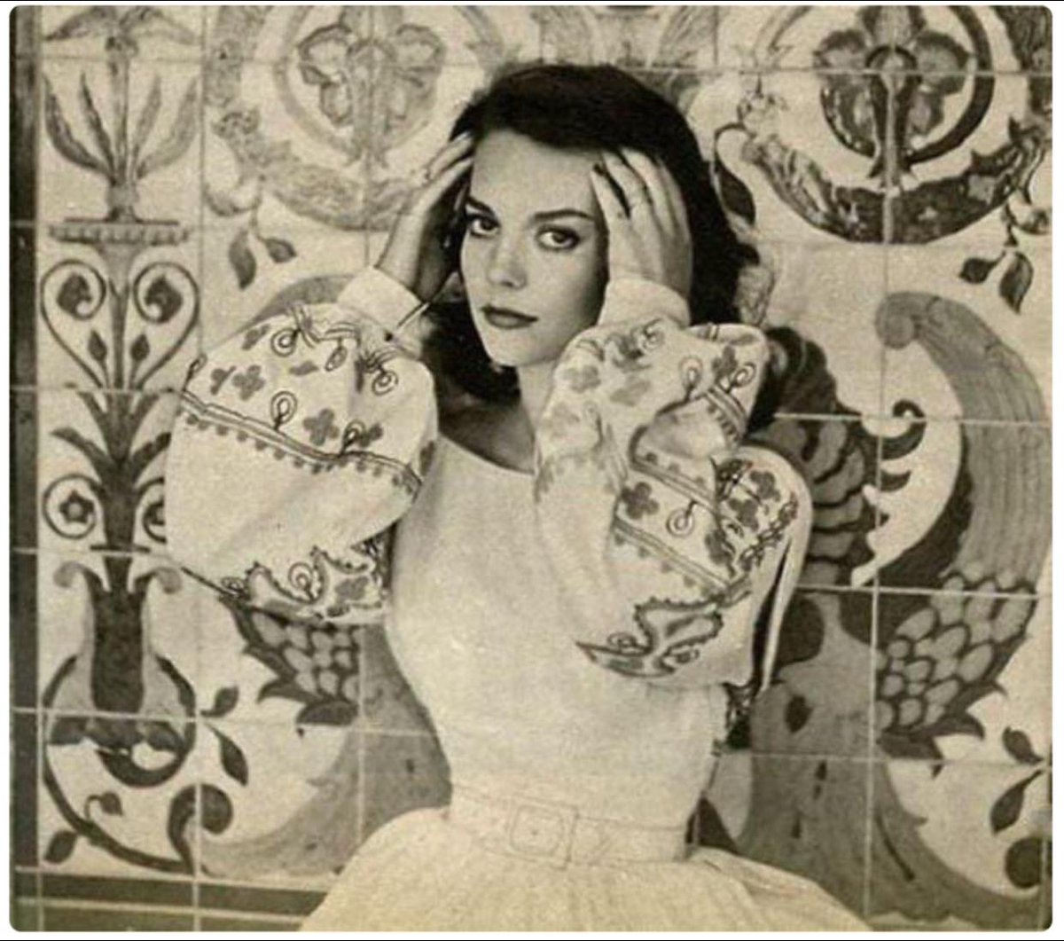 Natalie Wood in a Ukrainian national dress, 1960.  She was botn Natalia Zakharenko in San Francisco to immigrant parents.  Her parents were from Kharkiv, Ukraine.