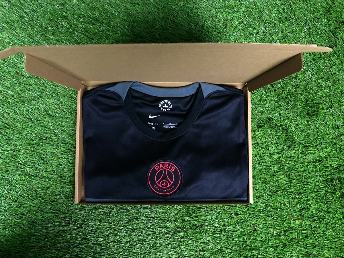 mysteryfootball's tweet image. If Harry Kane or Cristiano Ronaldo scores today, we will give away a Mystery Football shirt to one lucky follower! 🏴󠁧󠁢󠁥󠁮󠁧󠁿🇵🇹 

To enter: 
1️⃣ RT this tweet
🤝 Follow us

Good luck! 🤞🏻