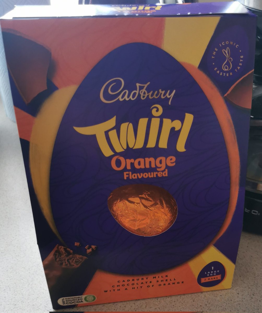 sweetness1709's tweet image. A present from me to me 🎁📦🍫 #cadburys #orangetwirl #EasterEgg 🐰🐥🐤🐇 @CadburyUK