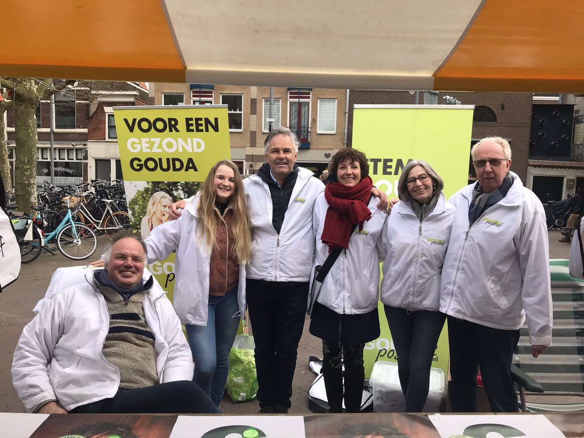 Drukke verkiezingsmarkt: veel belangstelling, we hebben genoten van de vele en leuke gesprekken. #StemLokaal <a href="/GoudaPositief/">Gouda Positief GoPo</a>