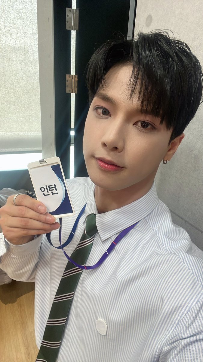TAN_Global_fan's tweet photo. 🌐220312 #Show!MusicCore

Oh!! Bear 💫 MC💫?!
#Jaejun too?!🐻
#Soda #Please watch it live❤

#TAN #Changsun #ImJooan #Sunghyuk #Hyunyeop #Taehoon #Jisung #MBC #Intern #FulltimeEmployee❤ https://t.co/V95Ut0p12Z