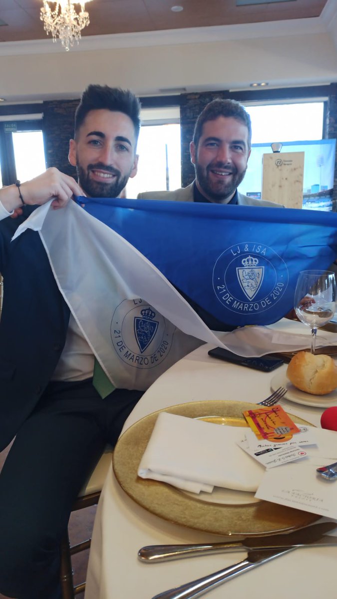 Un zaragocista de bien que se casa, donde sea pero contigo!! <a href="/RealZaragoza/">Real Zaragoza</a> #javierluis #boda #lafactoria