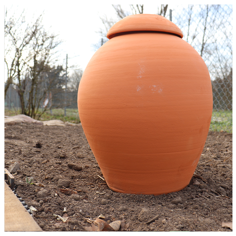 👉 Le service des espaces verts de #Francheville a récemment installé des #jarres destinées à irriguer les massifs de la ville.

💧 Une solution #écologique, simple et #économique qui permet de faire d'importantes économies d'eau (de 50 à 70 %).