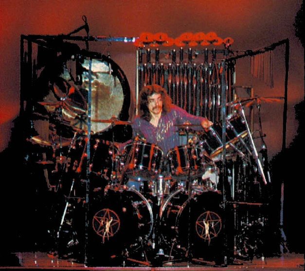 Happy Pratturday, Family and friends! Wishing you all a wonderful day, today! 🎵😀🌞🥁👍@RushFamTourneys @vivien2112 @AliceDC8 @RosaRey33120220 @OddsFiche @tstein74