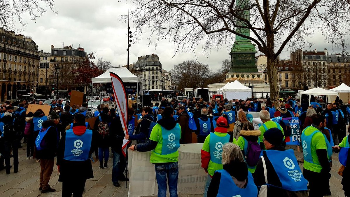 ZeroChomeurLD's tweet photo. #GrandeMobilisation | 📢Nous étions très nombreux, place de la Bastille à #Paris cet après-midi et des milliers en ligne. Toutes et tous, nous avons voté et porté haut et fort la voix de notre candidat : le #Droitalemploi. ✊🎽 https://t.co/2auJkM1Jjt