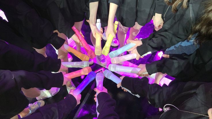 EYESONIZ0NE's tweet photo. time flies... words can't express how much i miss iz*one https://t.co/el91iF7DT5