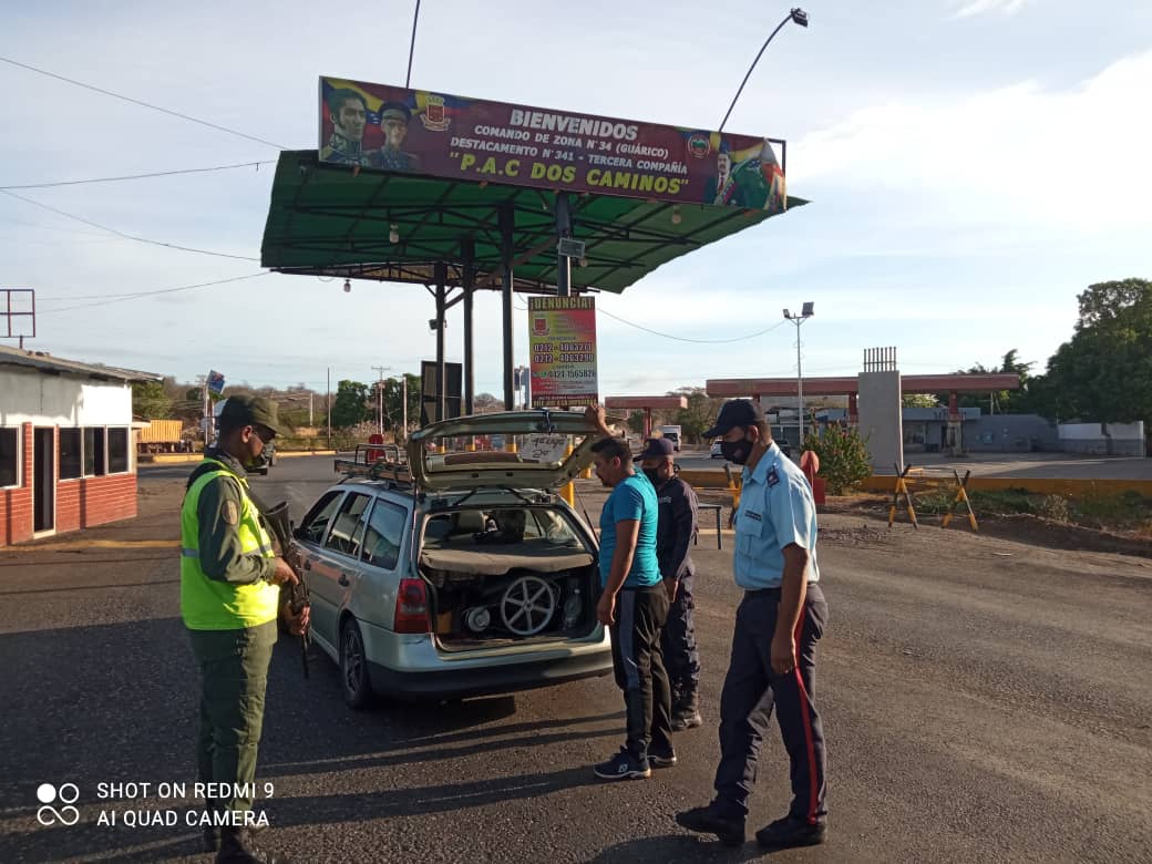 poliguarico15's tweet photo. #12Mar|| Funcionarios adscritos al SVP del #CCP2, garantizan resguardo y protección a todos los ciudadanos y ciudadanas que transitan por el Municipio Ortiz.
#ClapEnVictoria https://t.co/iiLaqWr44n