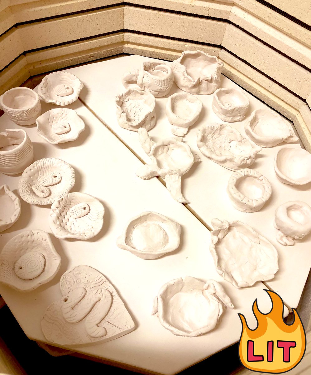SouthLakesART's tweet photo. Yay!CLAY! @SouthLakesEl1 Exciting Explorations with pinch pots, slabs, &amp; textures.#Clay #ceramics #pottery #artedu #artteacherlife https://t.co/zWXjYMxYCU