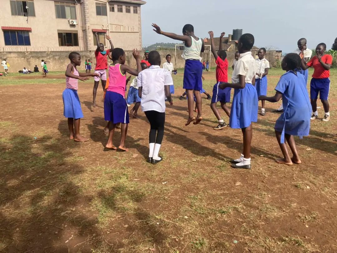 HubIncredibles's tweet photo. Are you open?My ball!Cover me!Watch the runner!On the surface, the girls at St.Jude Primary School Naguru are having fun,getting fit and enjoying a game of football.But there's more!The girls are also learning teamwork,building self-reliance and resilience
#GetOnTheGo #Sports4Dev https://t.co/xLvnVPbT19