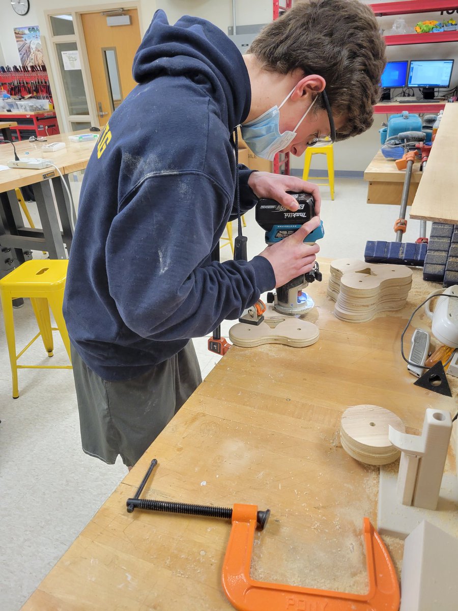 MrMakWGHS's tweet image. Awesome things happening in the @WestGeneseeCSD High School Tech Dept this past week!  Students are breaking in our new @EpilogLaser, #TechClub members working on the #SUP Boards and computer workstations and our #RoboticsClub members competing in the State Tournament! @WGTech