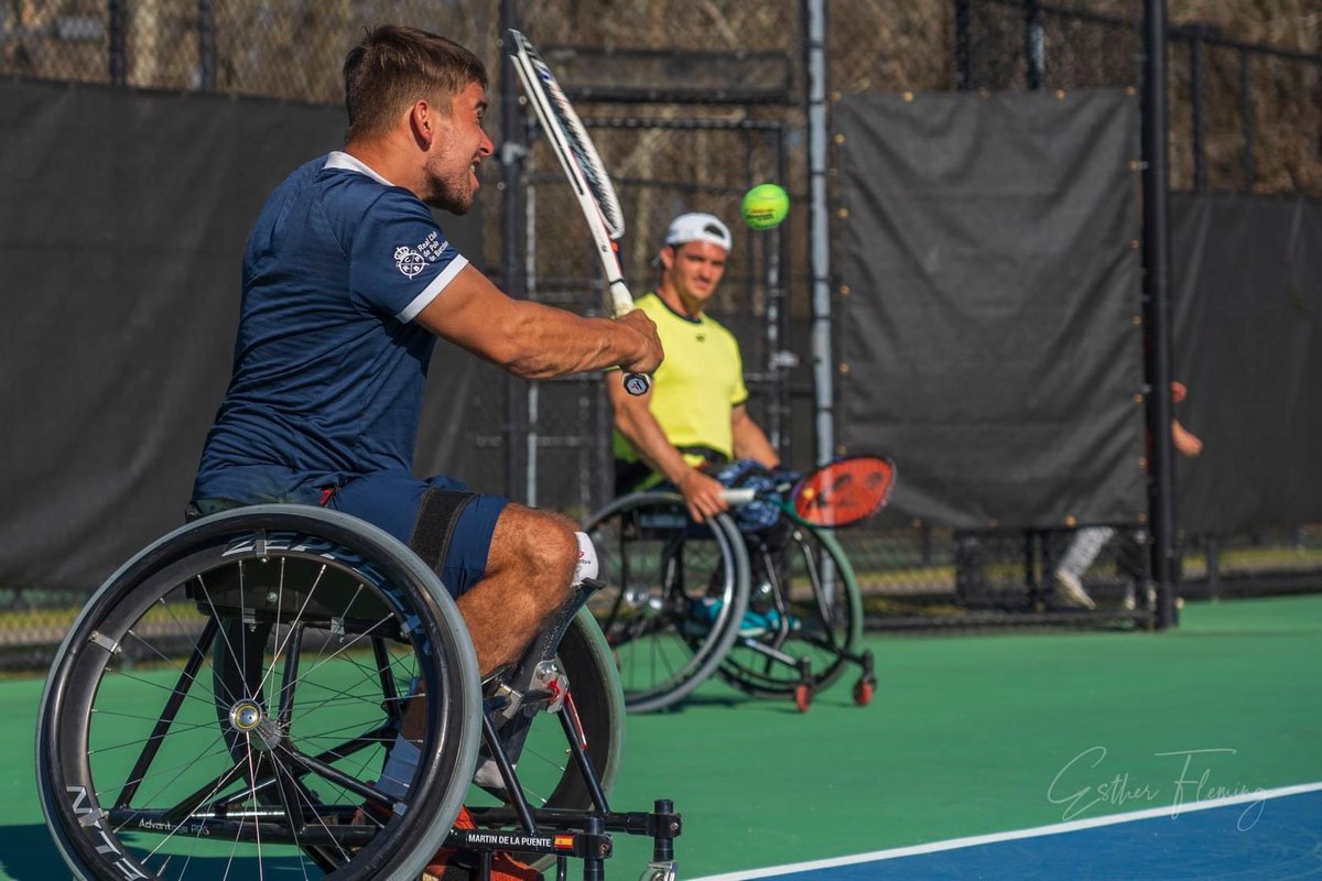 🎾♿️ <a href="/tindelapuente/">Martin de la Puente</a> A LA FINAL DE DOBLES DEL SUPERSERIES DE 🇺🇸!!

Martin ha llegado a la final del Súper Series de Cajun Clasic junto a <a href="/gustifernandez4/">Gusti Fernandez</a> tras derrotar a <a href="/alfiehewett6/">Alfie Hewett</a> y #tokitooda en semifinales por 6-3;2-6;11-9. 

A seguir así MARTIN 🚀🔥🎾
📸 Esther Fleming