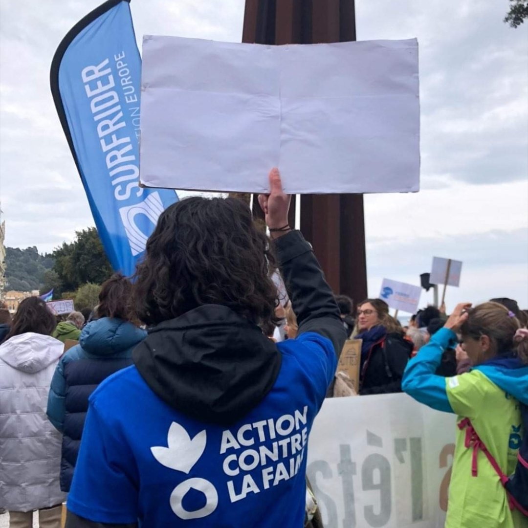 ACF_France's tweet photo. À Paris ou à Nice ✊🌍 https://t.co/Mep2XpnIUA