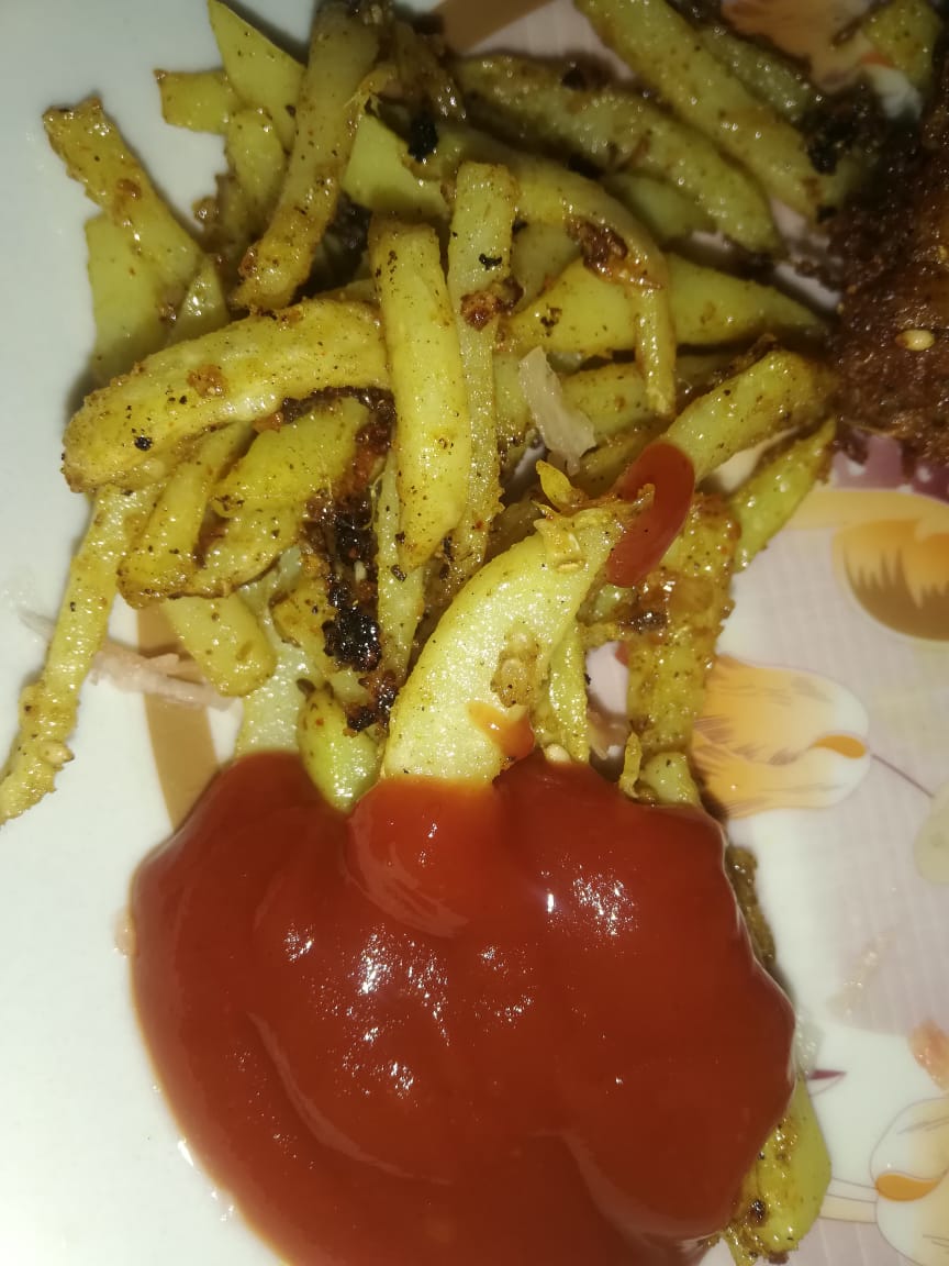 Scorpion_Rajput's tweet photo. Home Made Chicken Broast 
&amp; French Fries 😋😍
Food tastes better when you eat it with your family❤️
You need to connect with each other at the end of every day and have some good discussions, laughter, and fun bonding time with your family members❣️

#Saturdaywithfamily https://t.co/hAKrAnfU0i