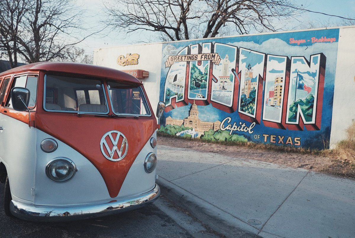 moanabus tweet media