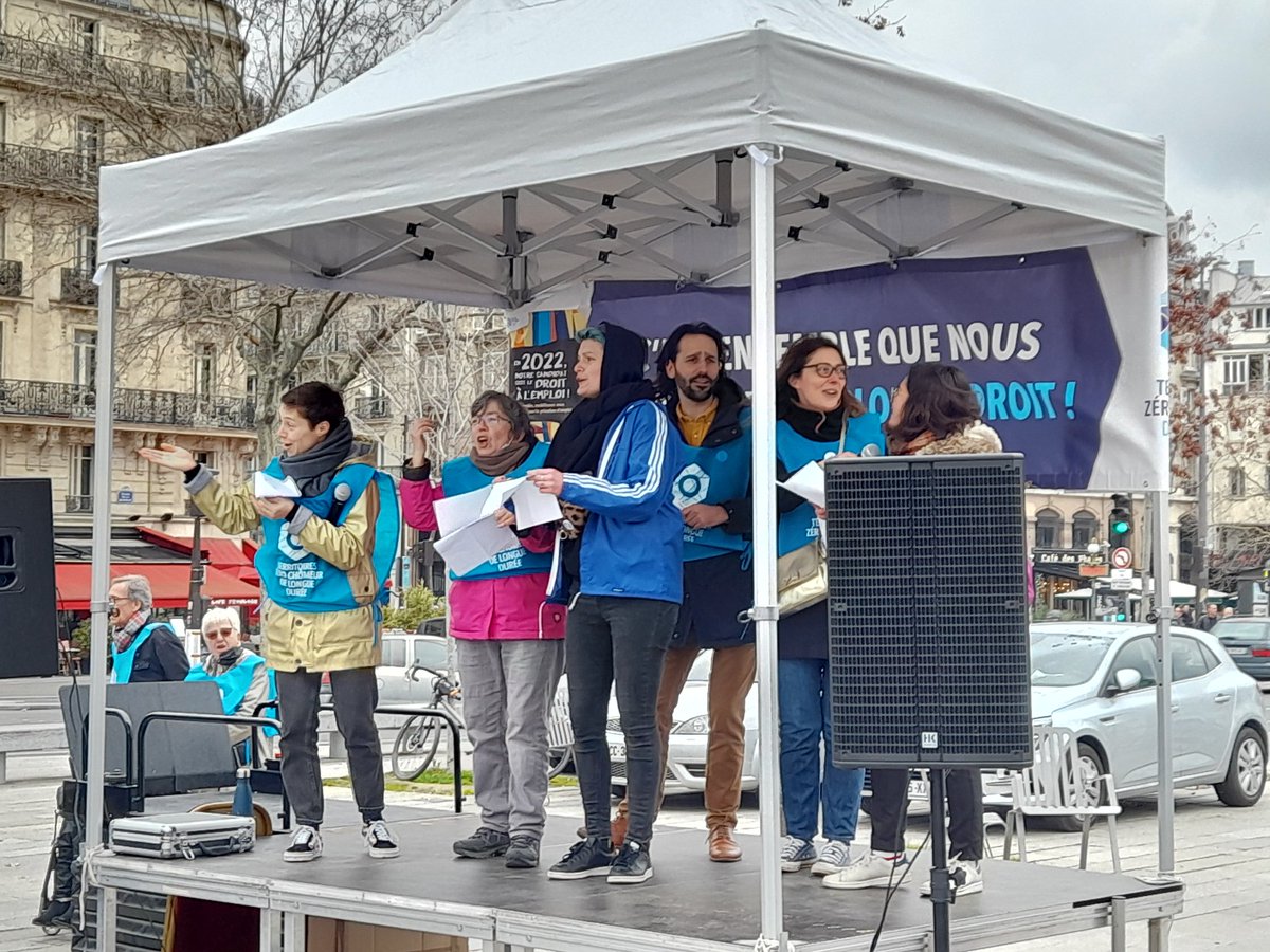 Martin_davidb's tweet photo. #Lille #Fives présent à la #grandemobilisation pour le droit à l'emploi ! Maintenant le dossier déposé, on espère se donner rdv bientôt pour la labellisation et la création des emplois ✊🤞👊 https://t.co/YfCJxCOJf4