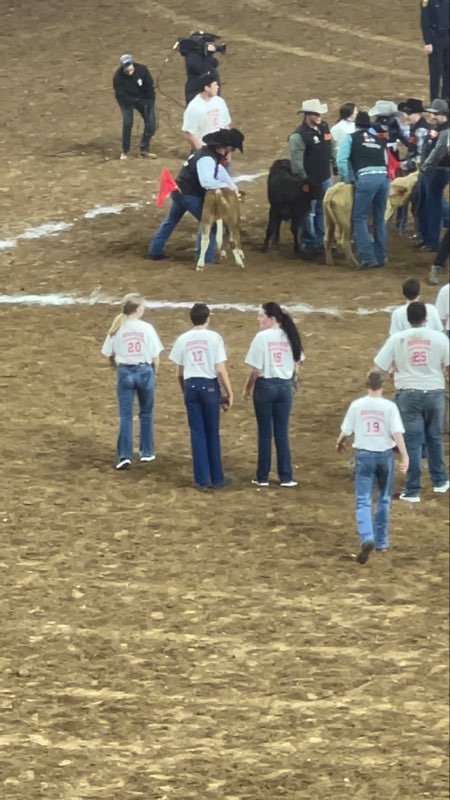 cypressparkffa's tweet photo. Nothing like a brother and sister (Brett and Ashton Woods) creating memories by participating in the HLSR Calf Scramble on the same night! While the results were not what they hoped for, sharing the experience will last a lifetime! #RiseUp #ITT https://t.co/LzPQpe2HBa