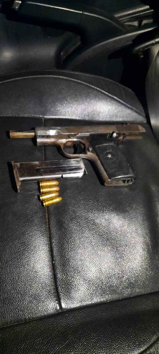 City_Ekurhuleni's tweet photo. #SuccessReport:
On the 11 March 2022, members of the #EMPD, #JMPD Region A and #GautengTraffic received information from #CI regarding a group of suspects who were busy with Robberies of Delivery Vehicles of Cell phones, and other goods in and around #Tembisa. https://t.co/0fBcsv7LcN