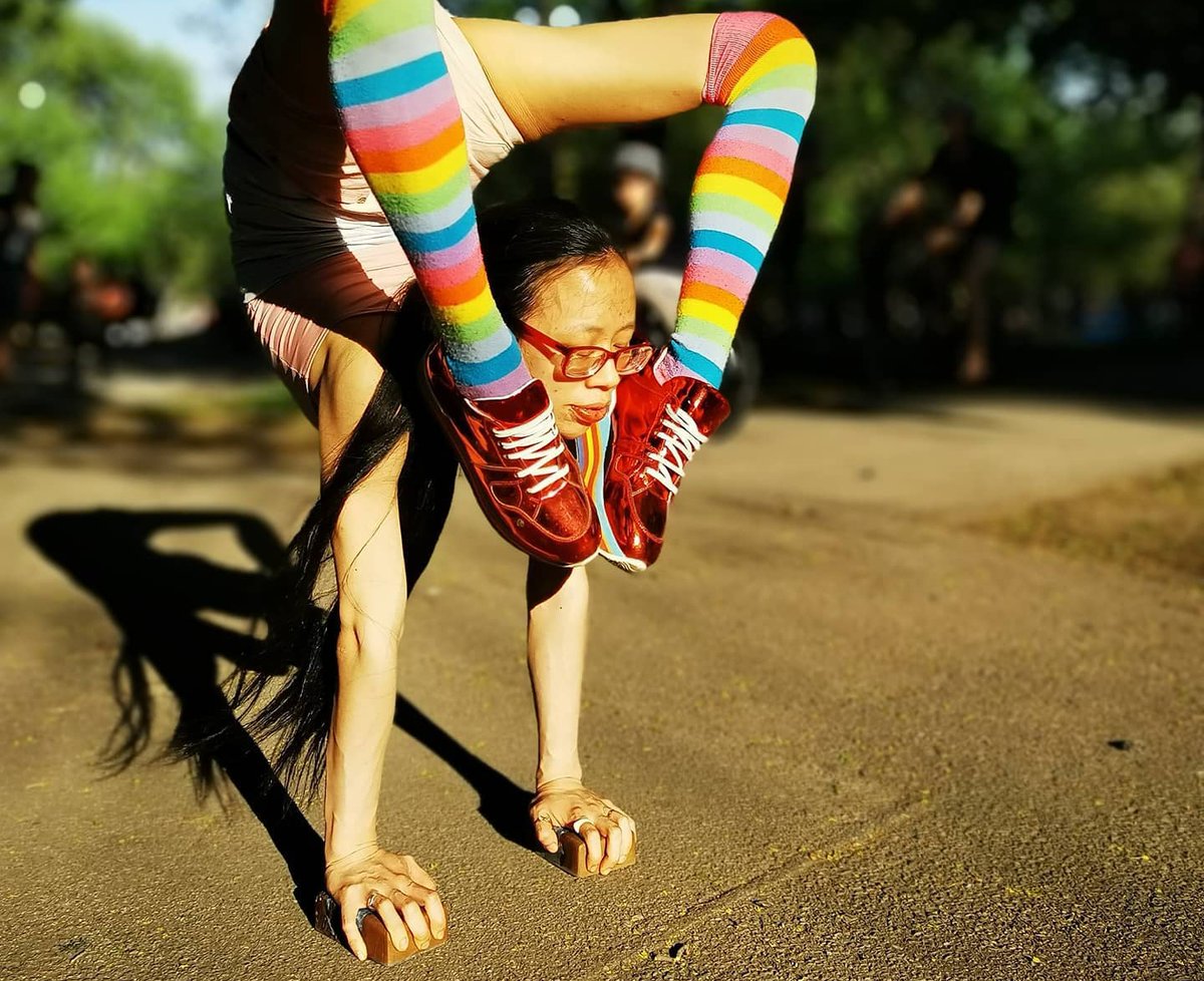 ContortionSpace's tweet photo. A guest post from Amy Goh @misssinikbloit This week exploring the issue of crookedness in contortion poses and how to tackle it. https://t.co/VN9QxRHuBW https://t.co/vfi0FA7xto