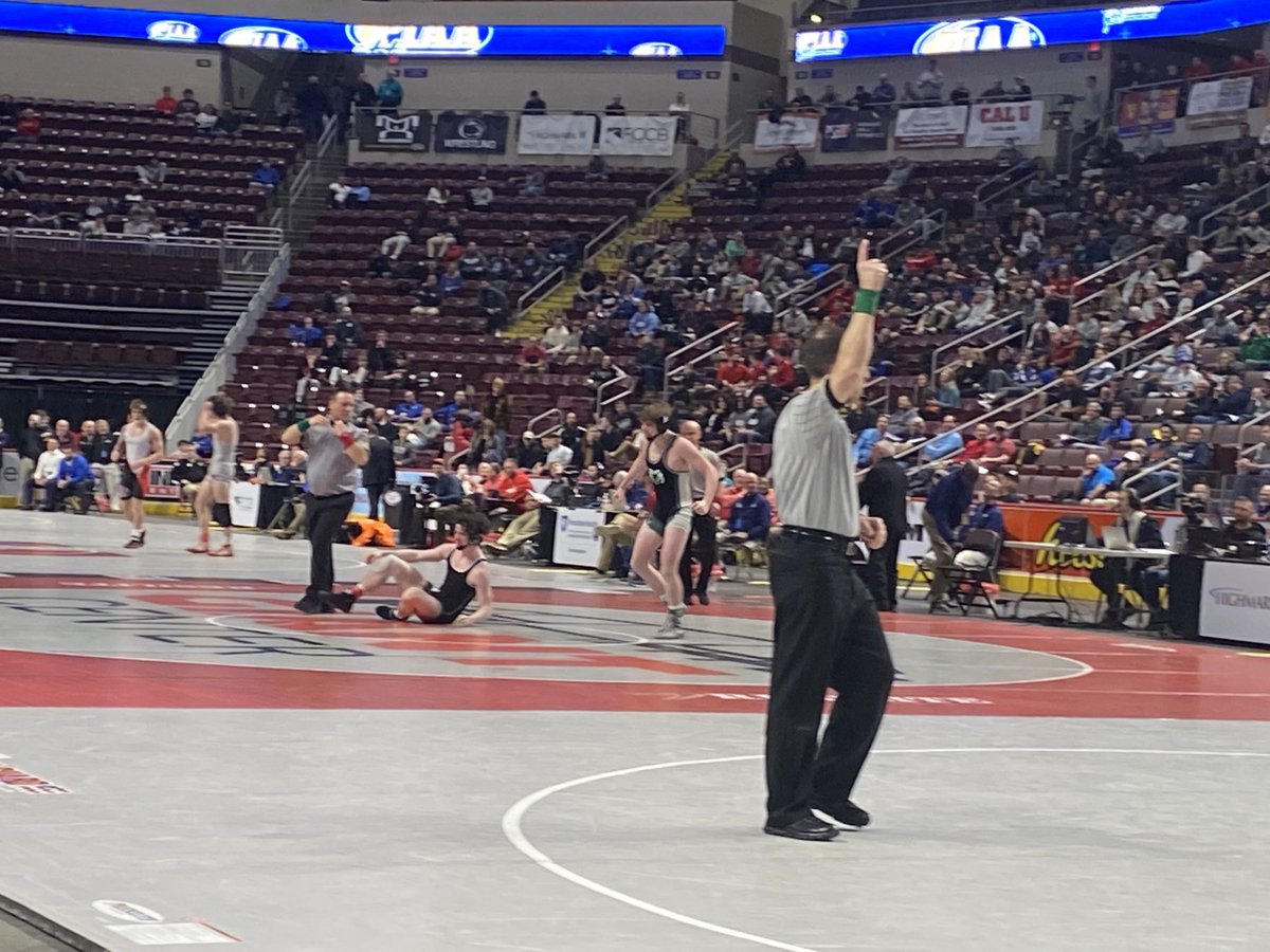 CDAthletics's tweet photo. Ryan Garvick going to the STATE CHAMPIONSHIP w a Fall in the 3rd at 160. Great job. CD 2 for 2 this am. Finals start at 7pm tonight. https://t.co/7UZOpTwdnd
