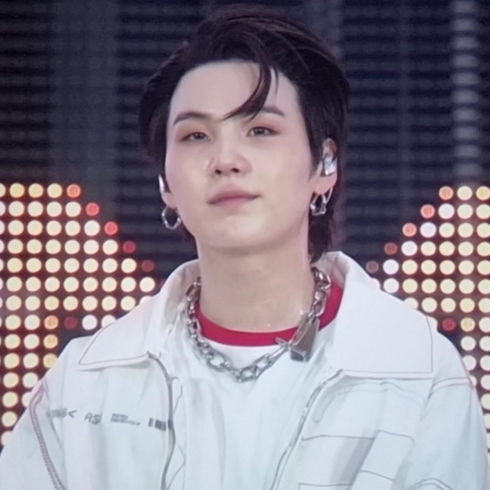 yoonkookluvbot's tweet photo. ♡🤲🏻 https://t.co/BVqOFoQXSA