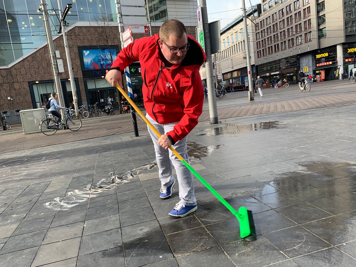 kruidje's tweet photo. De π§Ή(voor) door het ijspaleis!!
#SP #SPDenhaag #stem
14, 15, 16 maart.
Voor als jij ook verandering wilt. https://t.co/IFW7smrcvj