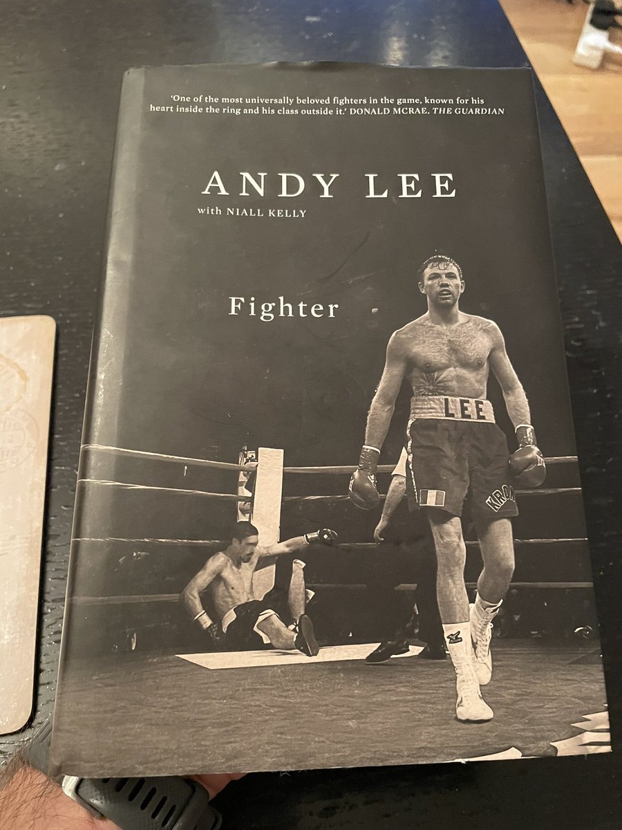 paddyhealy97's tweet photo. Have been meaning to get stuck into this for a while and was shocked to meet the man himself last night! @AndyLeeBoxing Legend and gent! https://t.co/E0p4gUbN10