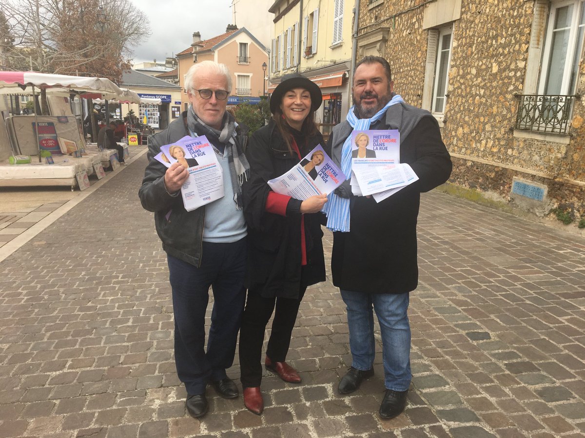 GalanteMuriel's tweet photo. 💛🌈 Pour ⁦@vpecresse⁩                   Très bon accueil ce matin au marché de Fontenay-aux-Roses #ValeriePresidente 💙 https://t.co/9hJGaumMG4