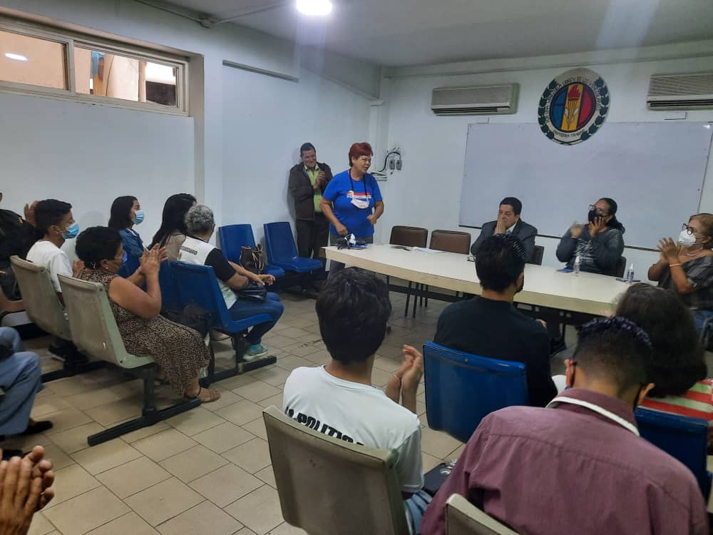 karelisherediah's tweet photo. #12Marzo | Conversatorio sobre el Día Internacional de la Mujer y su importancia en la política venezolana @CarinaVivolo con la valiosa intervención de Yajaira Caldera Sec. femenina @UNT_Lara_ 
#LaPochocha #Diadelamujer https://t.co/bQtwxgSnSQ