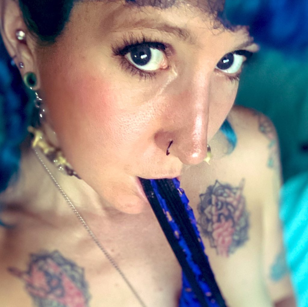 AmberRocksLive's tweet photo. I dunno who needs to hear this but I really need to get f*cked right now 💙
@SextPantherRT https://t.co/dicZoqJin7