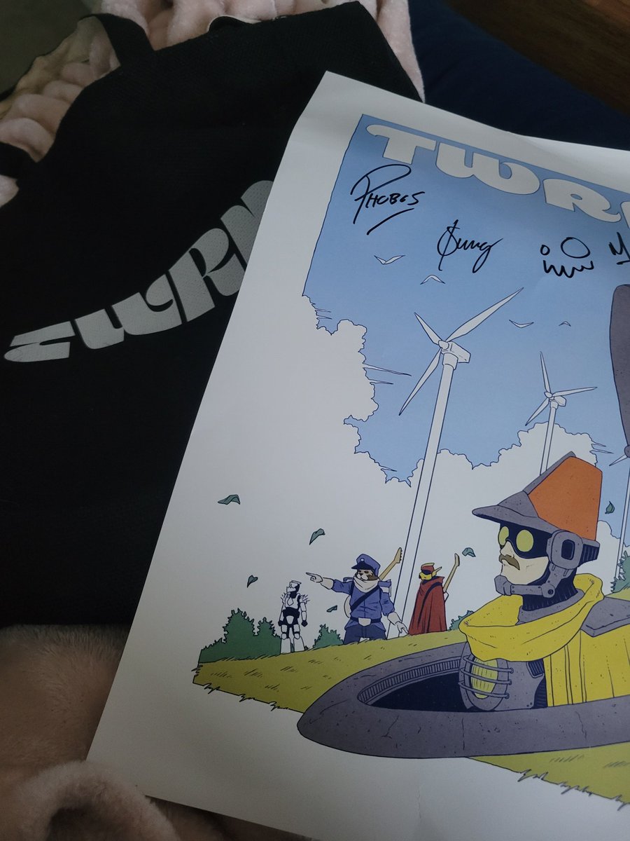 PollitoesBonito's tweet photo. Fun times with friends last night (also thank you @shiromisa and @skullandxstitch for giving me the TWRP bag and poster!!) https://t.co/PSMSGHZaz2
