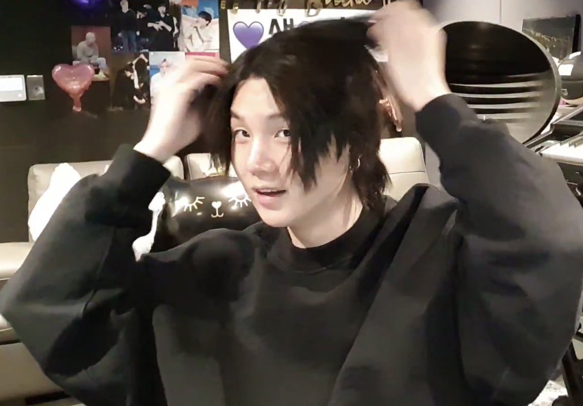 bonobono0801's tweet photo. 今週ミンユンギさんに何回墓送りにされたんだ？？？しんど…今��のサウンドチェック濡れユンギは反則of反則… https://t.co/Mx7vJ4f65c
