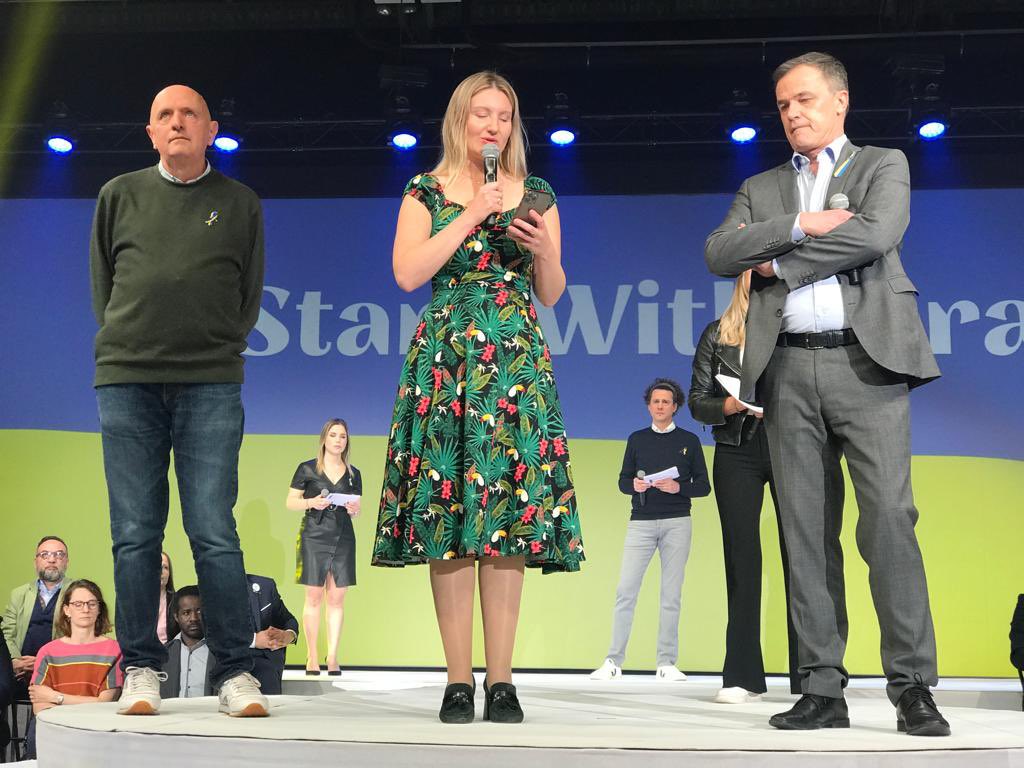 DidierWauters's tweet photo. Avant tout, un moment intense pour marquer le respect et le soutien ✊au peuple Ukrainien. Témoignages "secouants" de la situation aux portes de l’Europe . @prevotmaxime
@G_Dallemagne @BenoitLutgen
#ifbd https://t.co/TG4Is8oalz