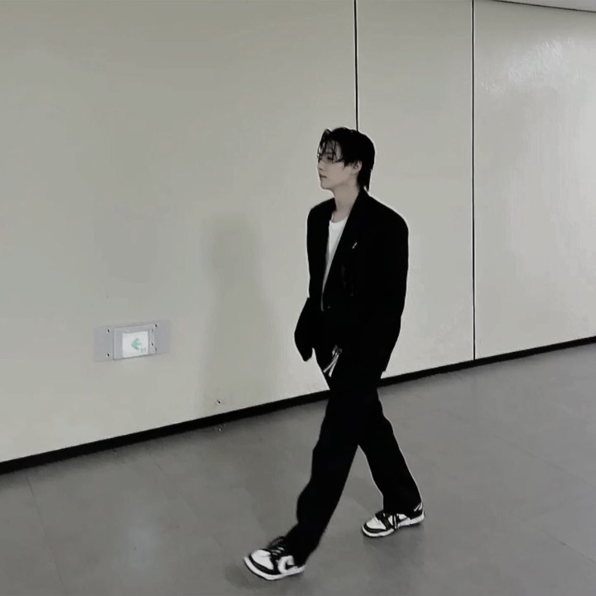 YunYun__O2O9's tweet photo. 無理会いたい

#SUGA #슈가 https://t.co/2B9DsZGGyy