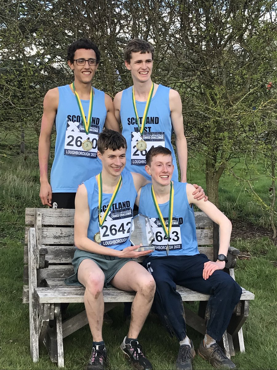 An amazing win by Fraser G today, 8th for Reuben, Cameron D and G dug in for the team win 🏆 at the British Cross @scotathletics @green_green311 @gnaac1 @GilmourSuzanne #muddybrilliant