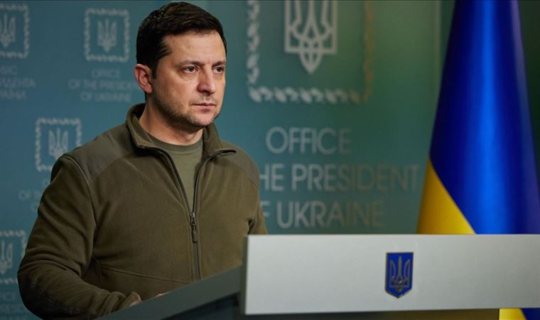 ajanshaberr's tweet photo. Zelenskiy:"Düşman, Kiev'e ancak hepimizi yok etmesi halinde girebilir." https://t.co/32ZukKoBk9
