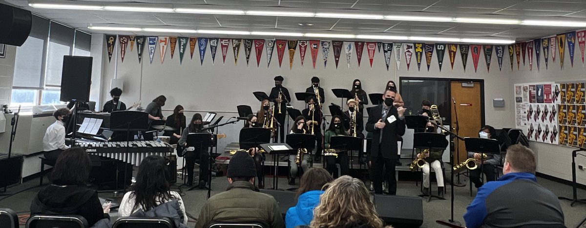 Jazz Lab kicking off the early morning jazz vibes at the Mundelein Jazz Fest 2022!