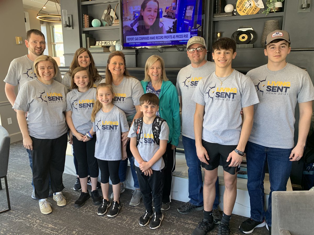 DrCraigWhitt's tweet photo. Praying for our mission team from 2nd Clinton leaving today for Honduras! Other teams gearing up to leave over the next few weeks! #LIVINGSENT https://t.co/wXRBM9OUfT