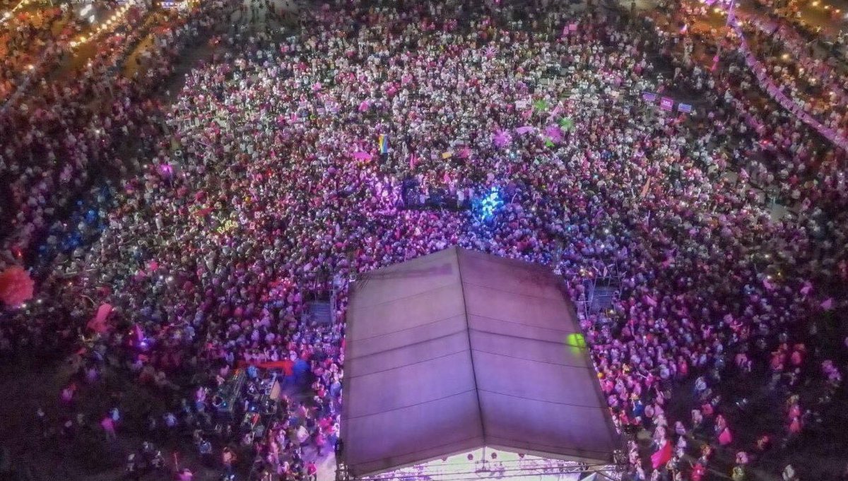 dressnmessyhair's tweet photo. Still on high! The North delivered!
Even I, was surprised with the turnout of the crowd. Indeed, we proved that solid north does not exist. Isabelaaaaaa, ang tapang natin! ππ·πΈ
#IsabelaIsPink
#IsabeLENI
#AwanTiSolidNorth
#BambanPINK https://t.co/7kaLYuCTz9