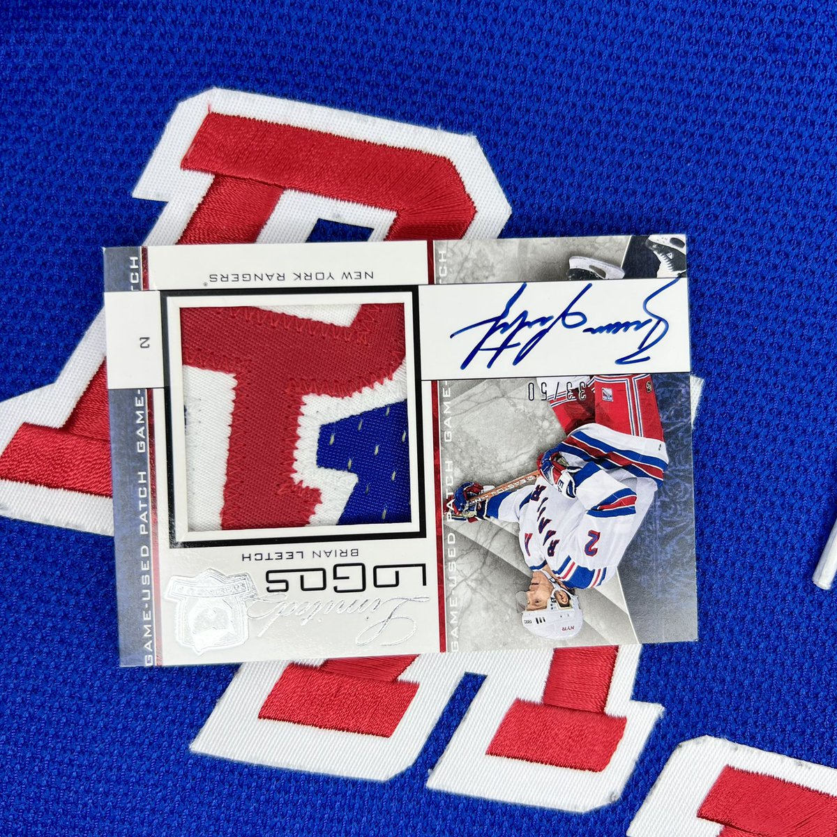 30lundqvist30PC's tweet photo. Leetch The Cup Limited Logos. Nice piece of the R.
#BrianLeetch #Leetch #NYR #NYRangers #NewYork #Rangers #TheCup #Hockey #Puck #HockeyCards #SportsCards #Invest https://t.co/182Lvosi9J