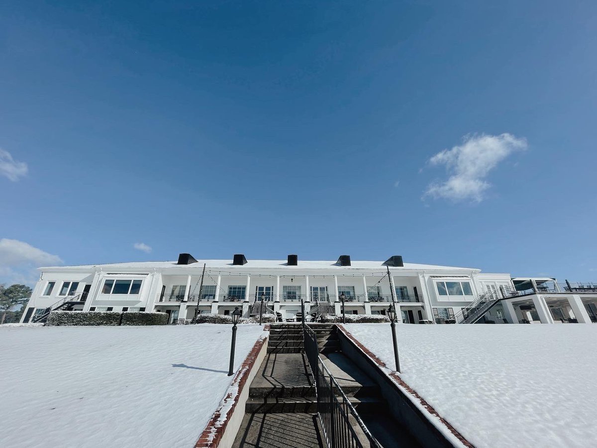 turtle_point's tweet photo. Snow or shine, our breakfast menu is offered from 10AM to 2PM today! Please call for reservations❄️ #TurtlePoint #TPYCC https://t.co/FPTBRc1ldV